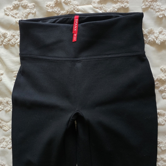 Nwot SPANX PONTE ANKLE LEGGINGS CLASSIC BLACK 20264R SIZE XS TP - Picture 3 of 12